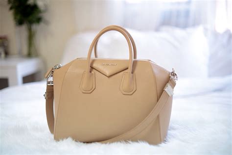 givenchy antigona medium beige.